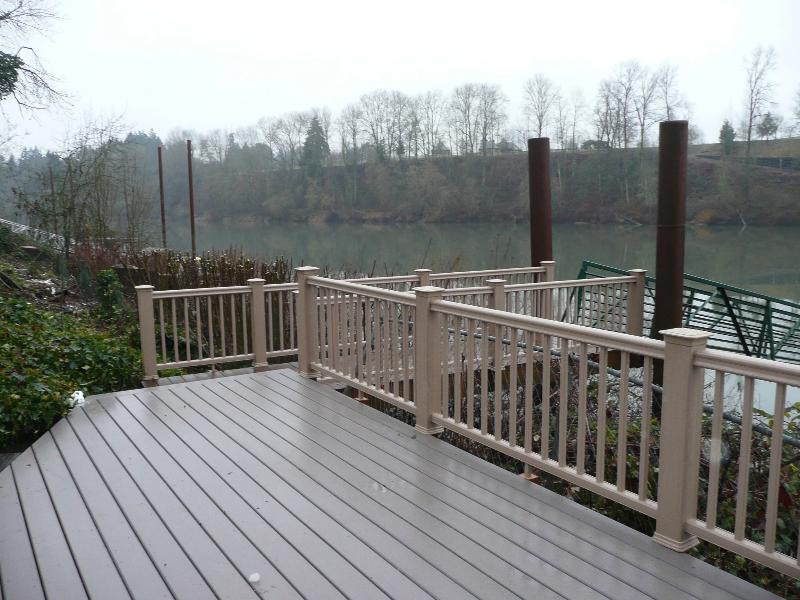 River Deck
Portland, Oregon
Deck Design and contruction
Cedar Mill Deck Company
Trex Decking
Trex Handrail
Timbertech Decking
Composite Deck