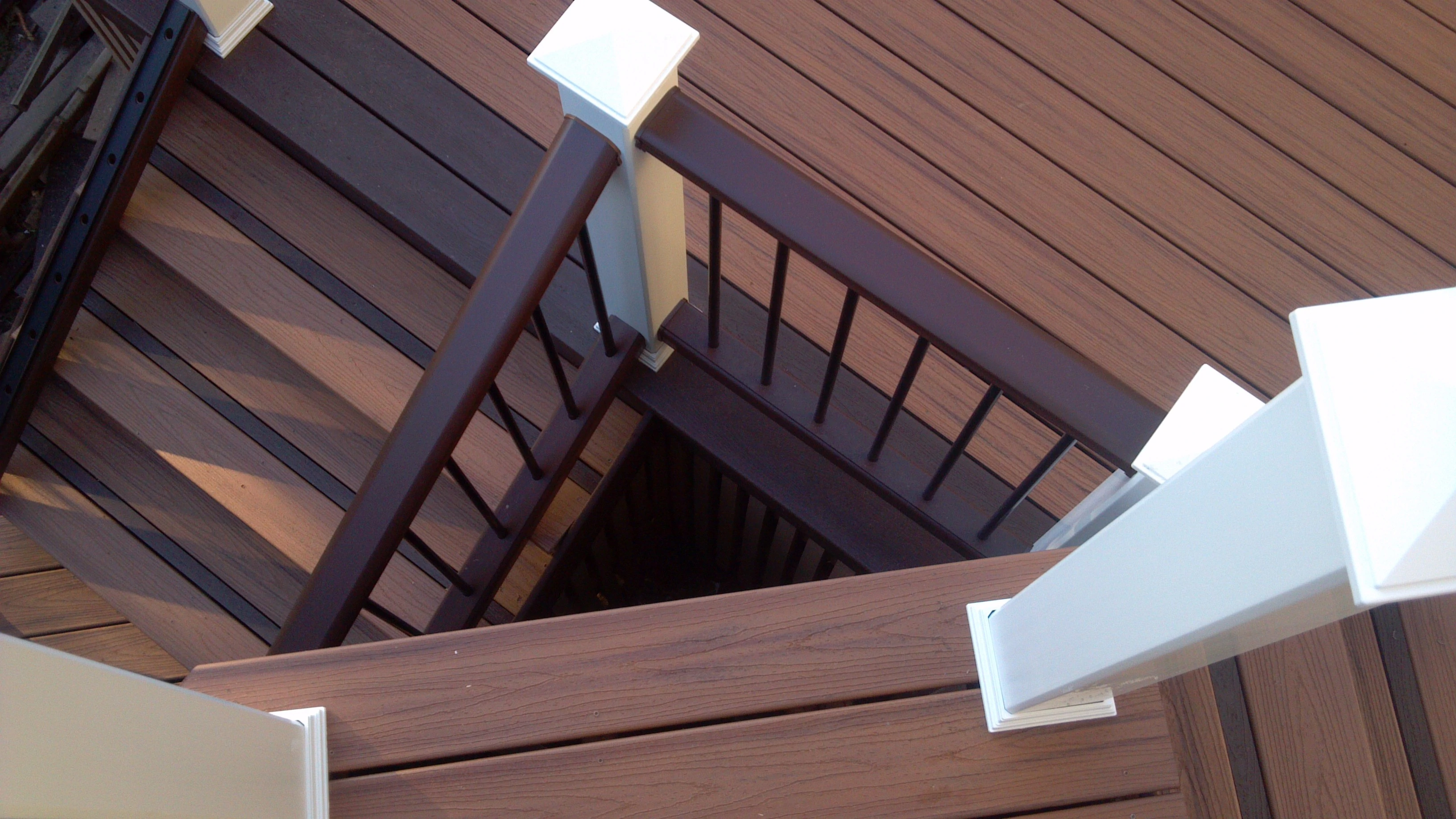 Cedar Mill Deck Company
Custom OUTDOOR LIVING